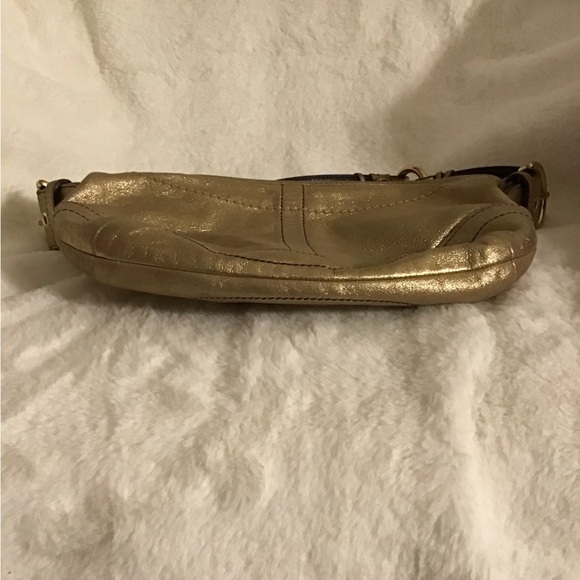 Gold coach shoulder purse - Picture 4 of 4